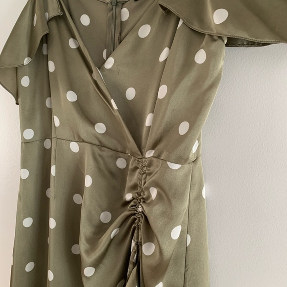 COPY - Zara flirty olive dress with ruching - Picture 4 of 6